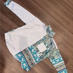 Easel Women's Paisley Patchwork Top - Blue and White